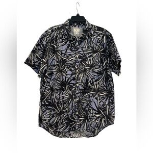 Men’s Quicksilver Tropical/ Hawaiian Button Down Short Sleeve Shirt: XL